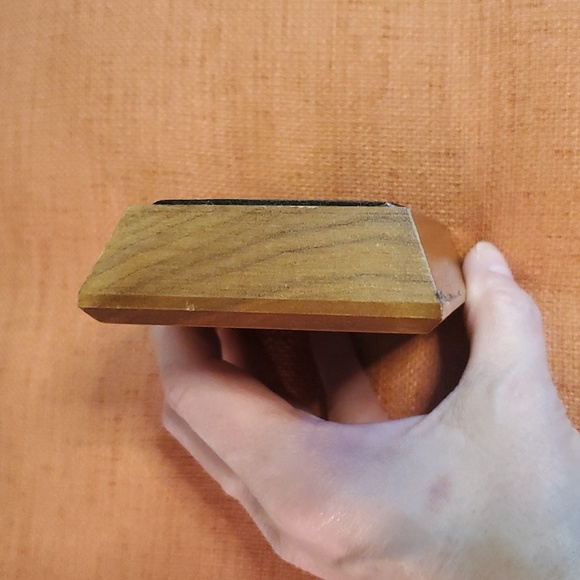 Vintage laser engraved walnut paper weight - Picture 2 of 6